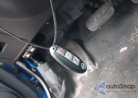 2010 Nissan Versa 1.8Sl z USA, uszkodzony, nr VIN 3N1BC1CP2AL383588